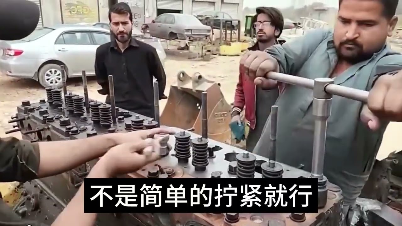 巴基斯坦維修斷裂的曲軸，可見師傅高超的手藝，利用車床高精度加工。外加維修卡特發動機，技術遠超原廠工藝