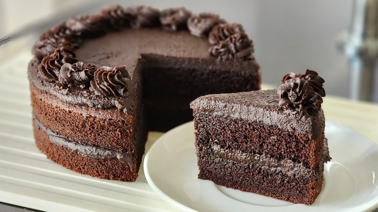Gak perlu beli lagi, buat sendiri chocolate cake (devil cake) ala cake shop yang nyoklat banget