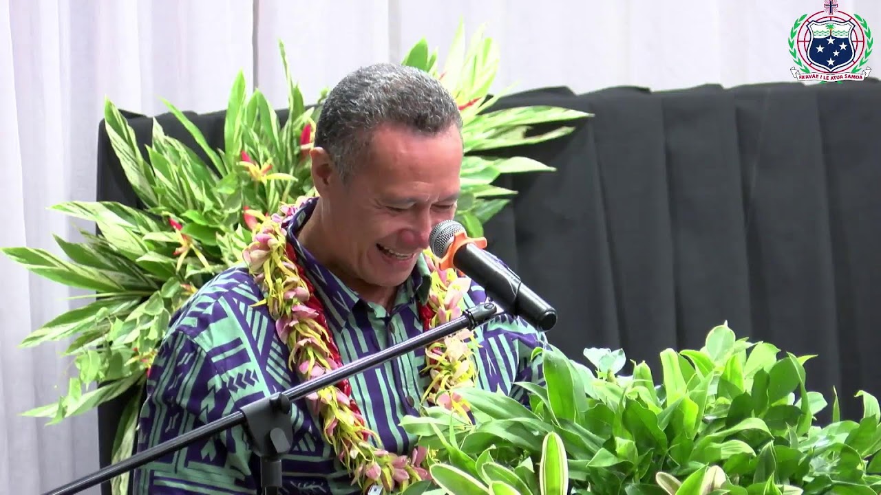 OFFICIAL DINNER IN HONOUR OF THE PRIME MINISTER OF NZ - RT. HON. TUISINAVEMAULUOMOTO'OTUA C. LUXON