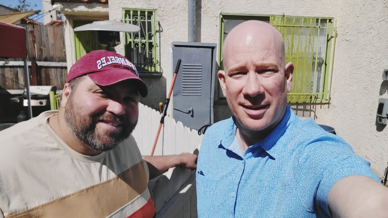 Party on The Go! 5 Minutes w/ First Comedy Podcaster Daniel Lobell w/ Comedian Darren Carter