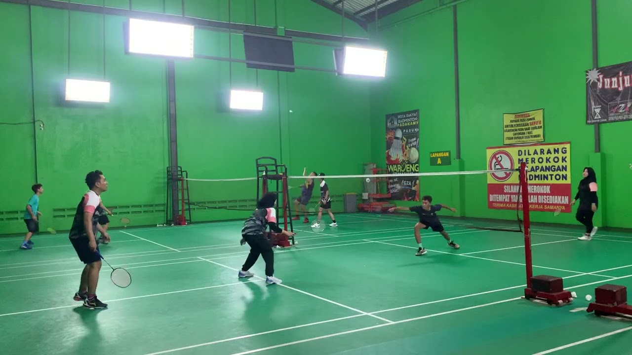 Mixed double   nisa/ronny vs coach caca/fikri