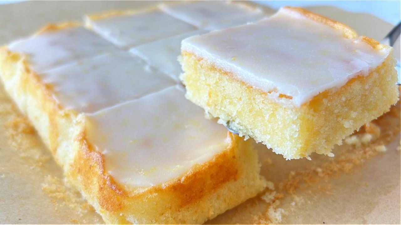 This Italian Lemon Cake Is So Soft It Melts in Your Mouth!