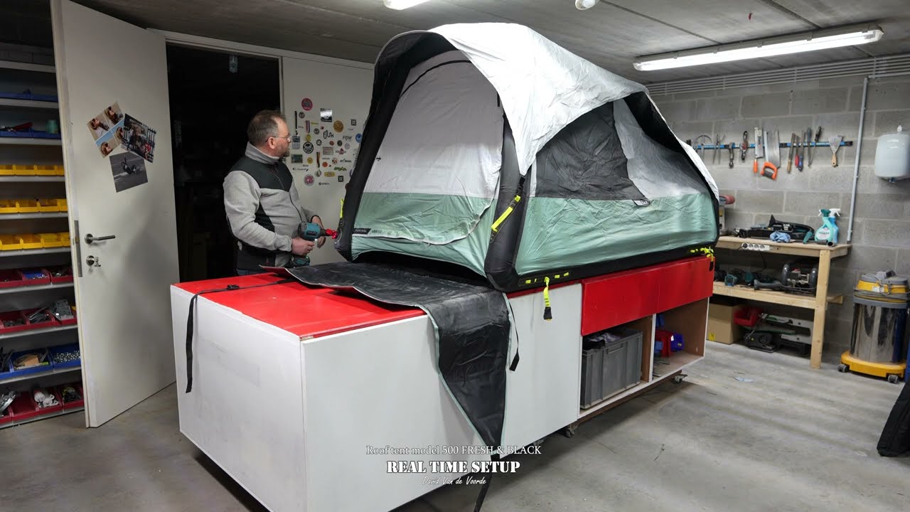 Real time setup - Rooftop tent QUECHUA 500 FRESH & BLACK