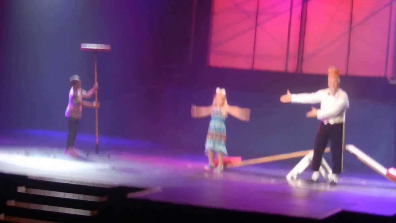 BELLO NOCK IN FUNUMBULA- MARISSA PERFORMS WITH BELLO NOCK