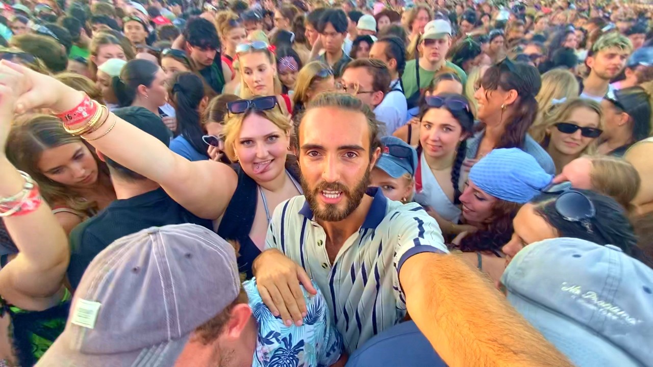 the bobs do a fortnite dance in front of 30,000 people