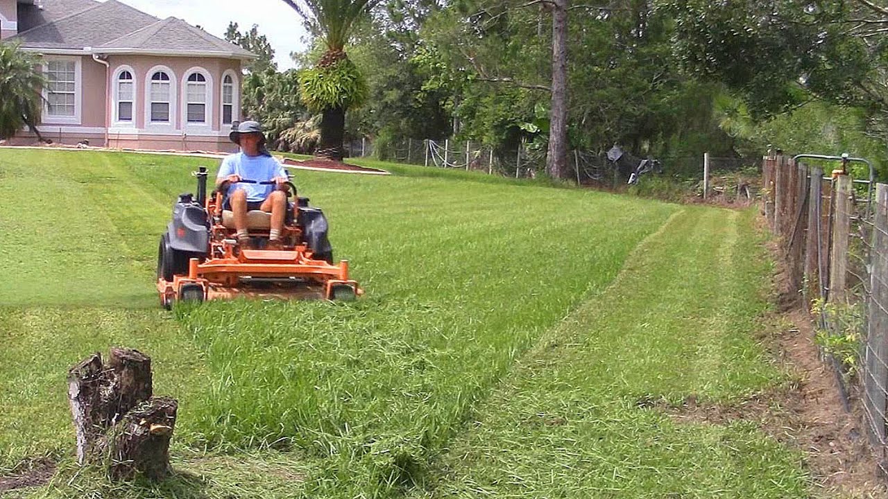 Sunny Bahia mowing clips from summer, correct sound timelapse - Satisfying