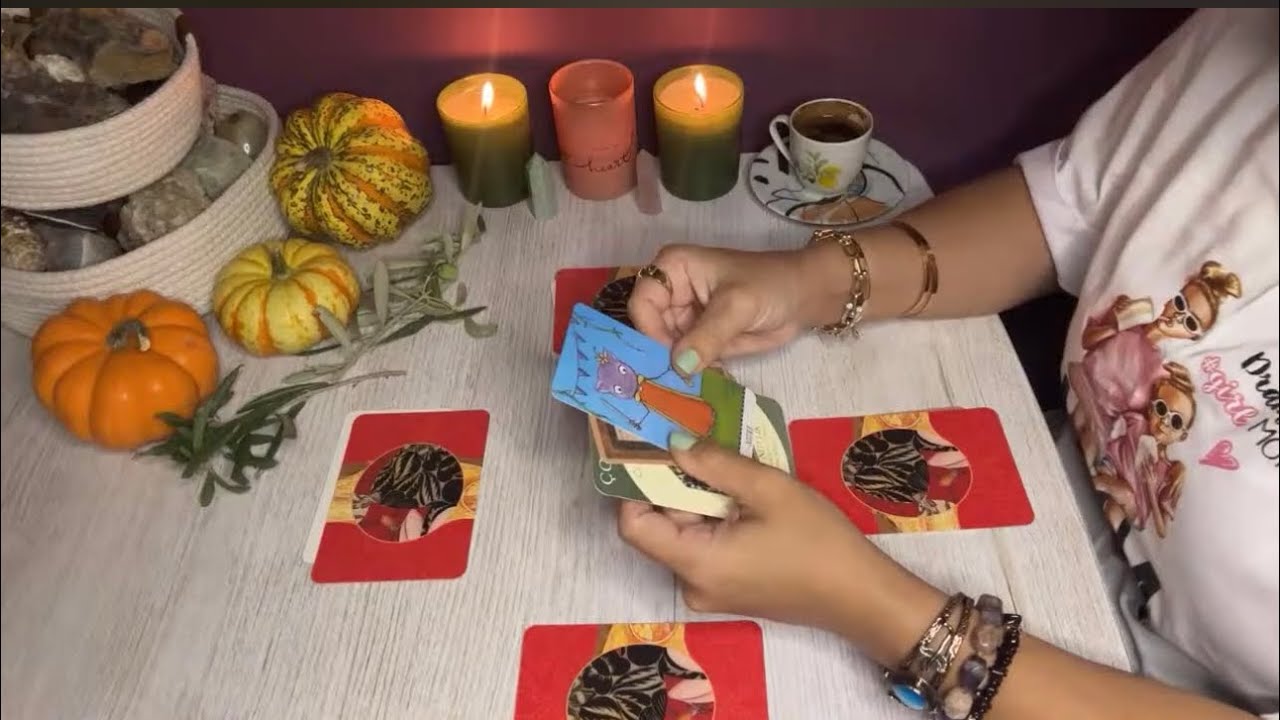 Sana dair neleri bastırıyor? Neler Saklıyor? Azizenin Sırrı ? Tarot Açılımı 💚 