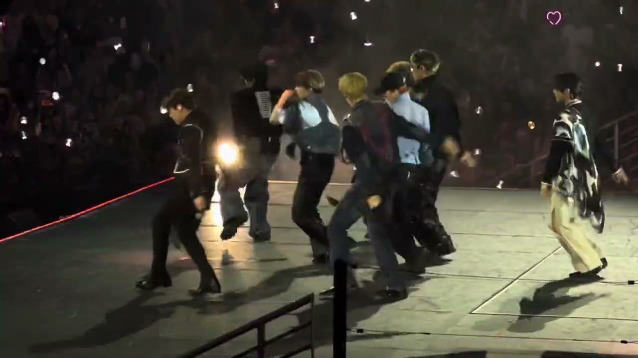 20230819 KCON LA D2 ATEEZ - Intro + Bouncy (K-Hot Chili Peppers)