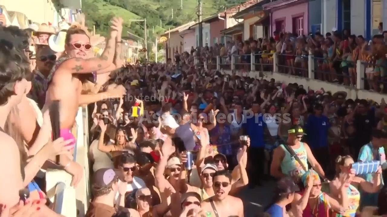 Small Brazilian town draws crowds with traditional Carnival 'marchinhas'
