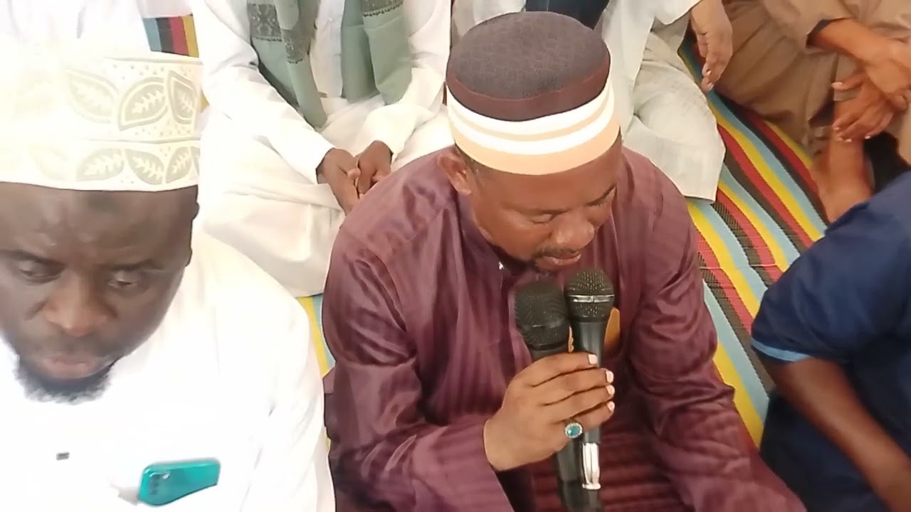 USTADH JOHO AITKISA SHEREHE YA HARUS YA WATOTO WAKE