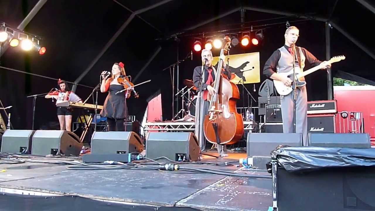 The Swing Commanders  South of the Border