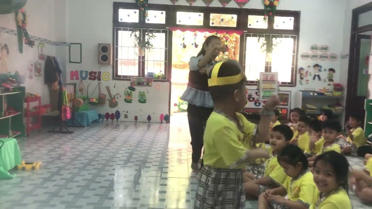 Thao giảng âm nhạc - cô Nhi MNHS