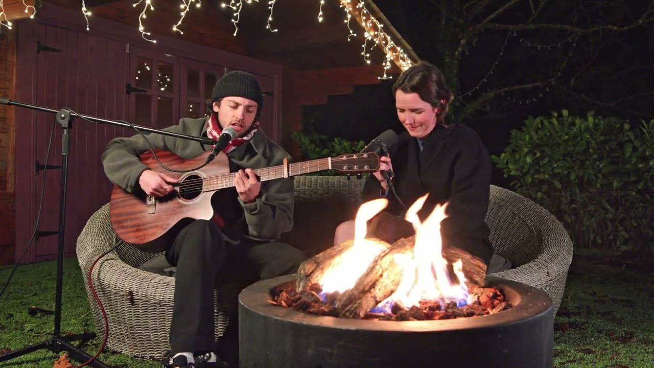 Edwina van Kuyk - Find My Way (Feat. Martello) | Acoustic Session