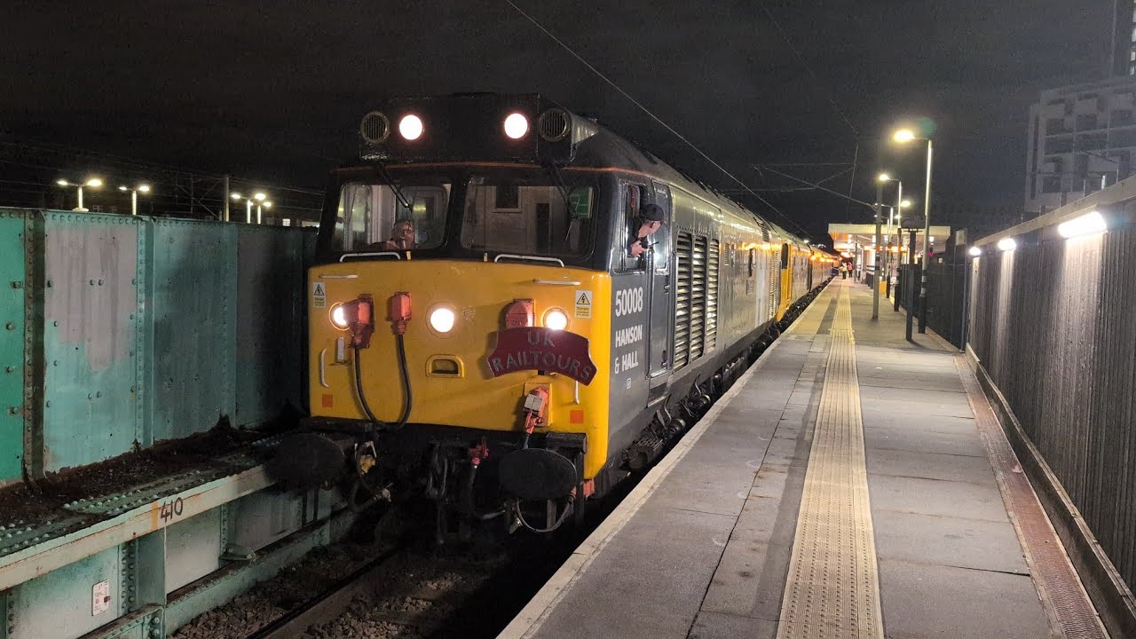 50008+007 at Finsbury Park on 1Z50 0607hrs 25th Oct 2025 the Brick and Tile Railtour to Cleethorpes 