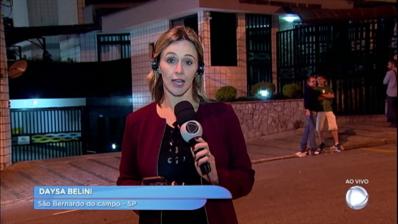 Apoiadores de Lula se concentram na porta do sindicato em São Bernardo do Campo