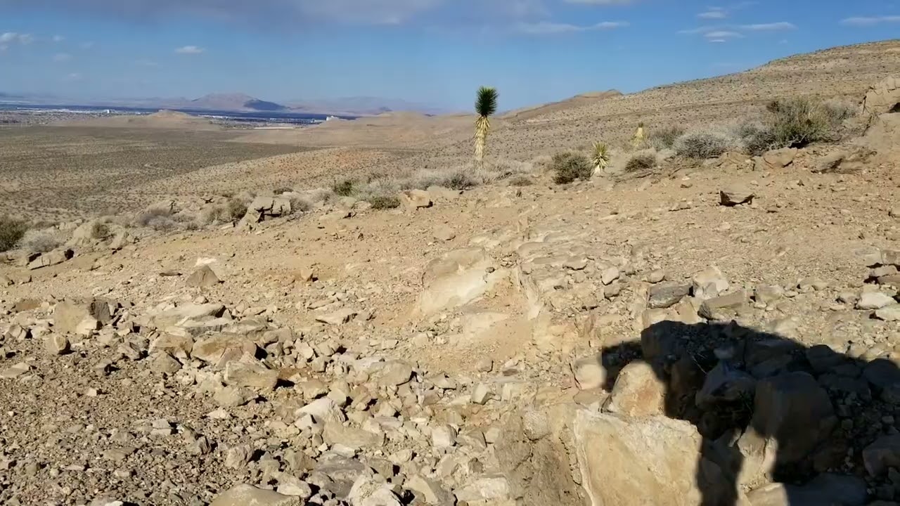 2012 Jeep KK Offroad Rut On A Hill