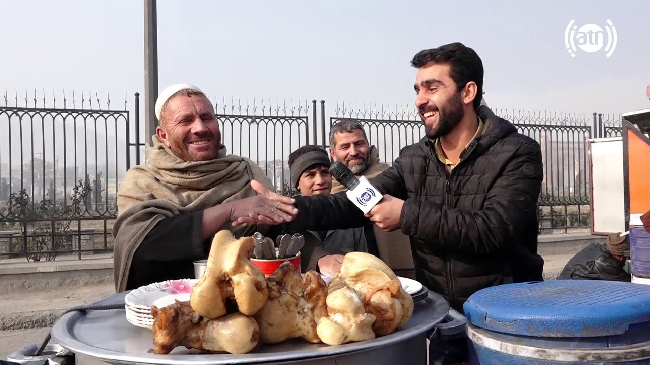 Roadside Molong Palaw seller in Eidgah Mosque area / ملنگ پلو فروشی کنار جاده در ساحه مسجد عیدگاه