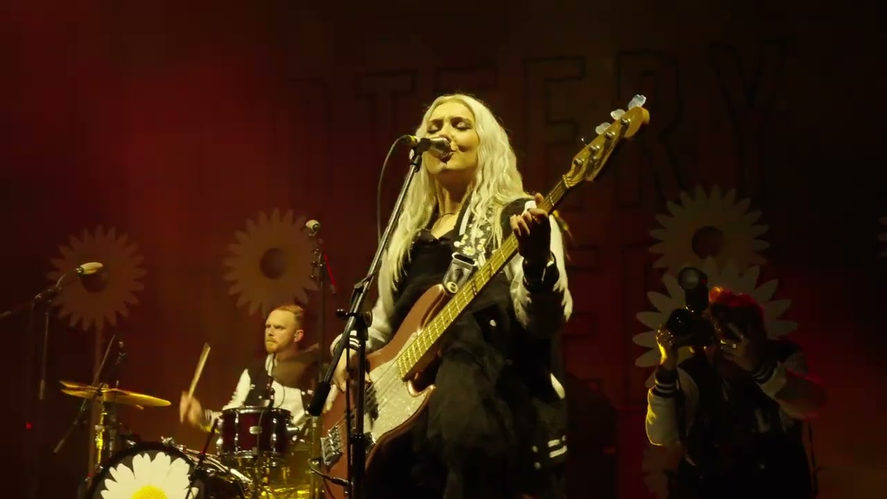The Lottery Winners - Burning House (Live at Manchester Apollo)