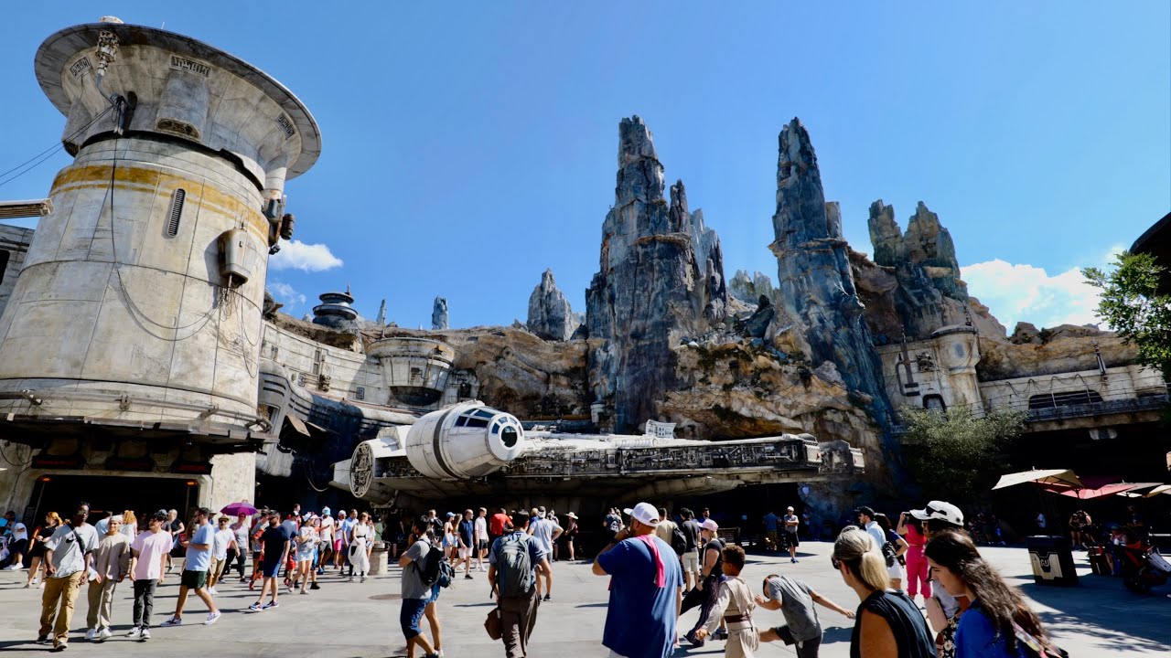 Star Wars Galaxy's Edge Sights & Sounds in 4K | Disney's Hollywood Studios Walt Disney World 2022