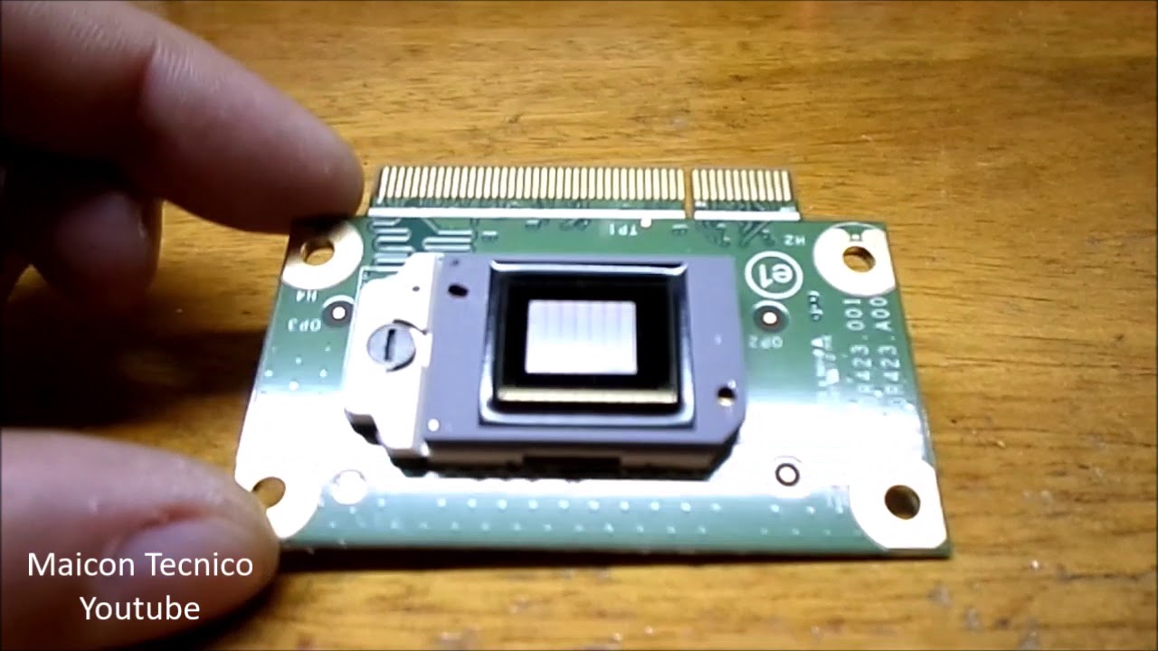 Projetor Benq MP-515 = pontos brancos na imagem
