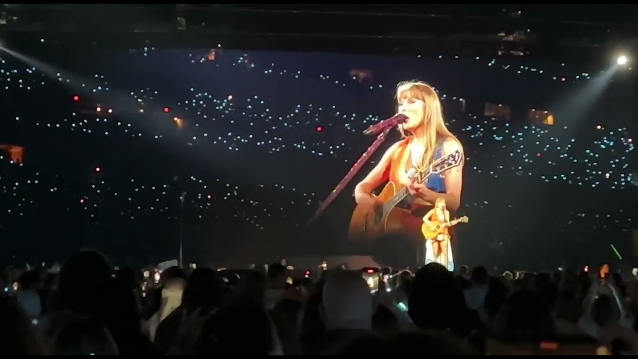 The Prophecy / This Love acoustic- Taylor Swift, Eras Tour, Live in Indianapolis, N2, 11/02/2024