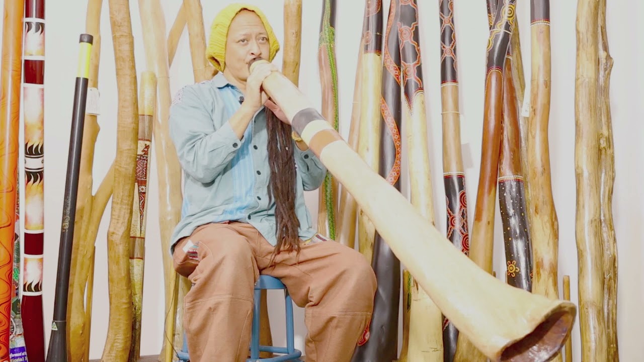 Earl Clements Didgeridoo key of A (webcode 8303)