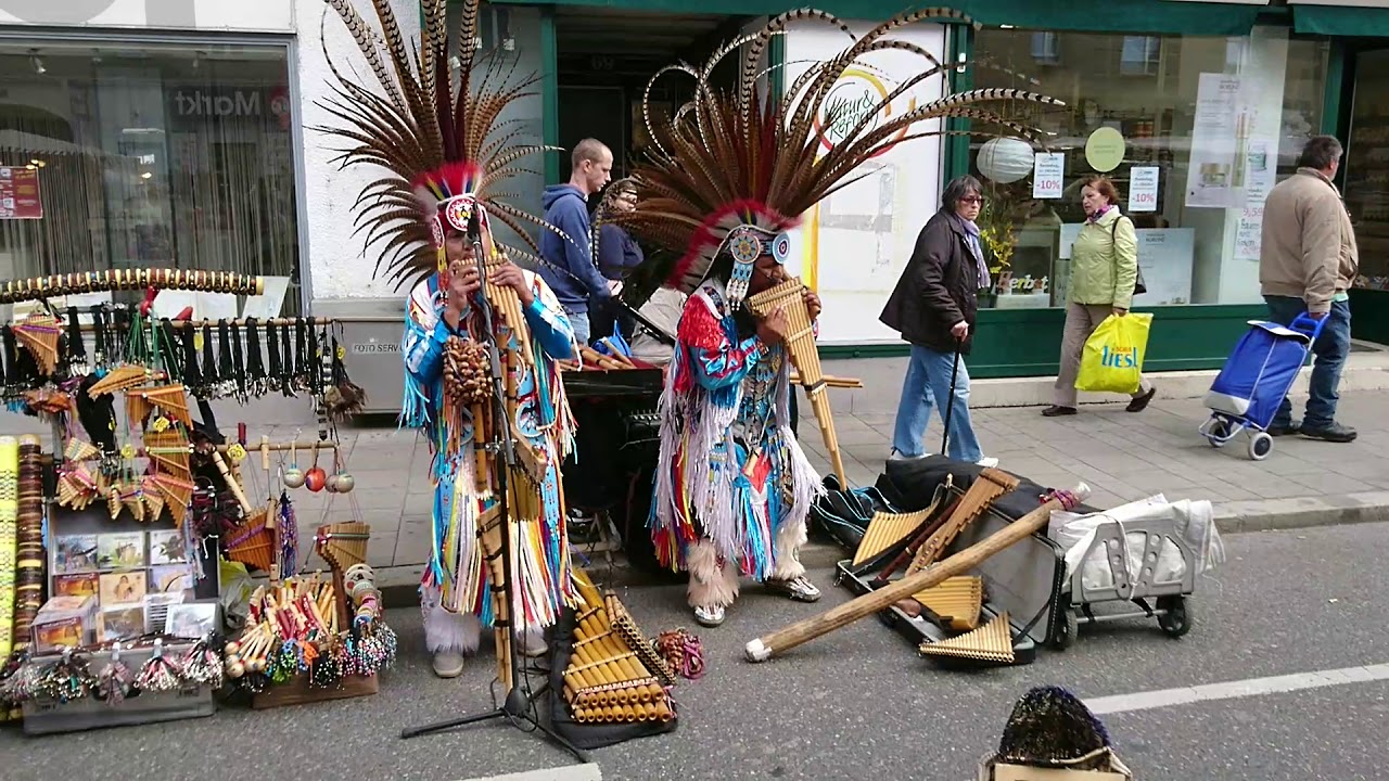 Straßenmusik in Wien (Indianer Musikanten am Simmeringer Straßenfest )