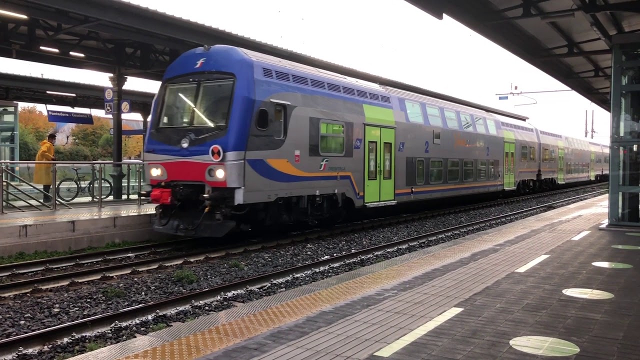Treni sotto la pioggia a Pontedera Casciana Terme