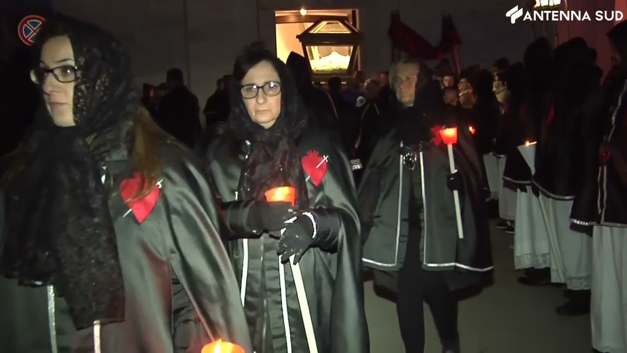 8 aprile 2023 - Rutigliano (Ba), Misteri e Santo legno nel venerdì di Passione