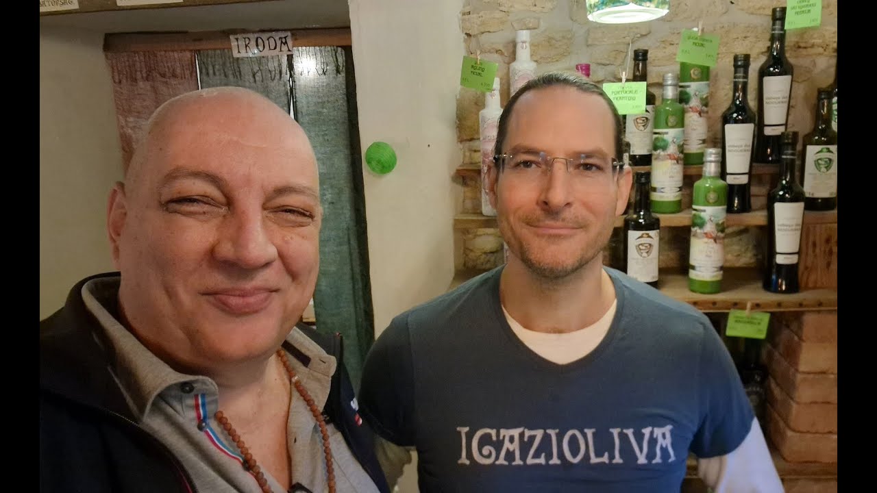 1.r&eacute;sz Olivaolaj kisokos!Besz&eacute;lget&eacute;s T&oacute;th Guszt&aacute;vval akinek 17 &eacute;ve  az olivaolaj az &eacute;lete!IGAZIOLIVA