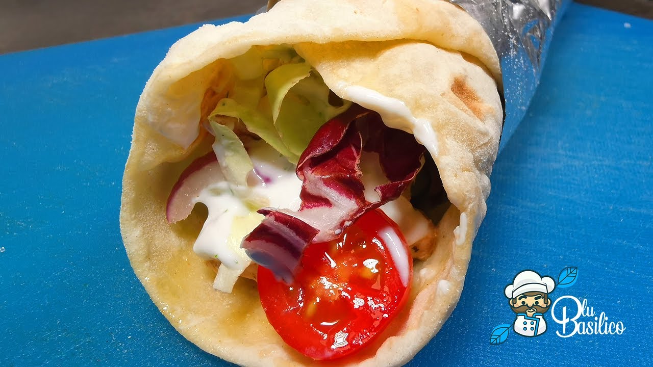 Piadina kebab fatta in casa - Preparazione piadine - salsa allo yogurt - ciccia