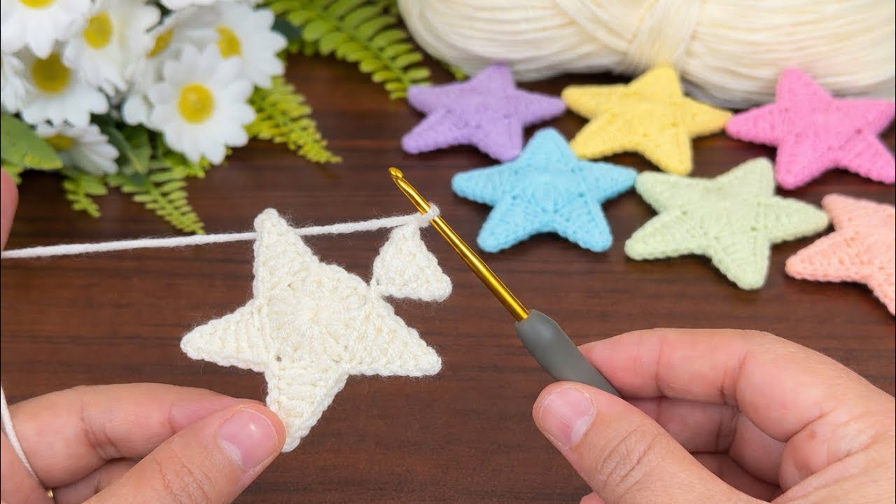 Learn to Crochet a Star (Beginner Step-by-Step Tutorial)