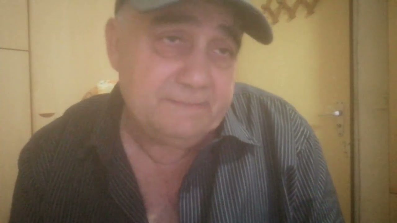 Altro grande brano di Lucio Battisti dal titolo Io vivrò senza te cantata da me. 🎤🎻🎧🎵🎼🎸🎹😍🆗