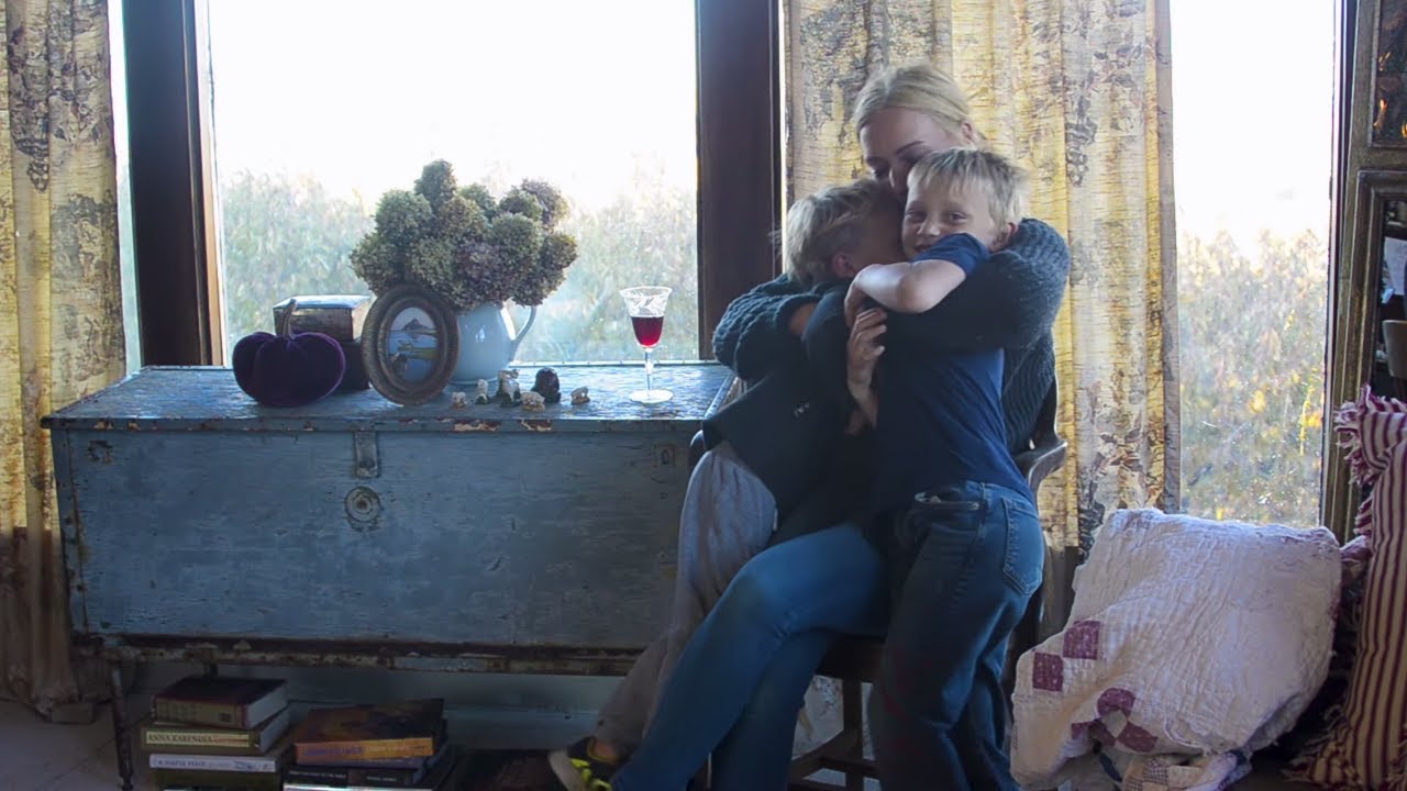 Vintage HOME DECOR in the cottage | How to master COTTAGE STYLE thrifting