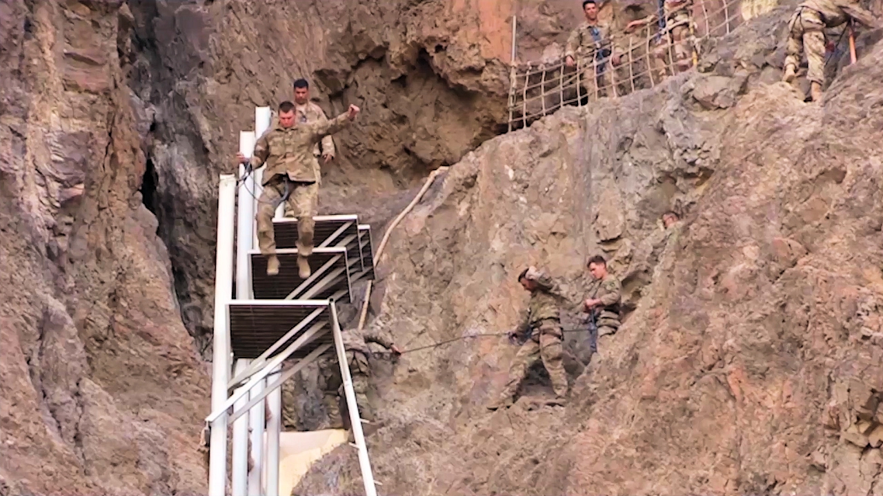 Американские солдаты проходят курс подготовки французских коммандос