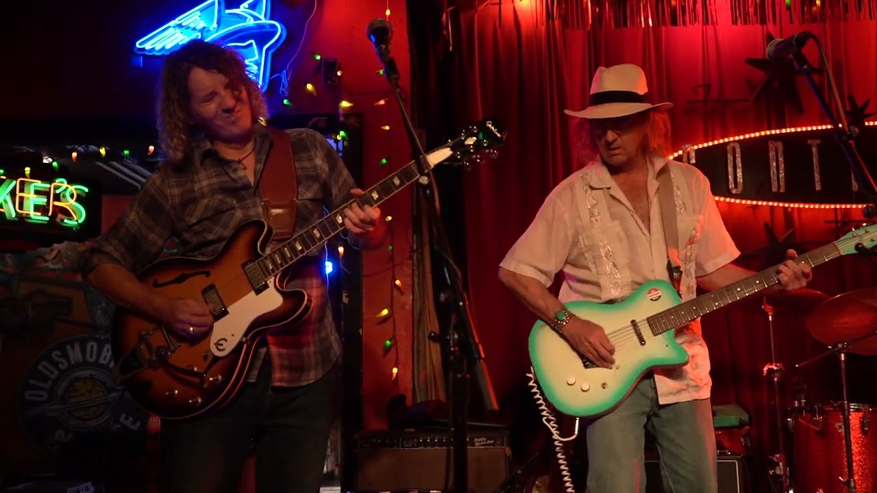 Betty Soo with James McMurtry 