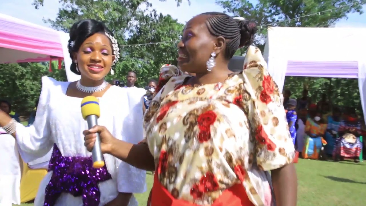 HAPPY DAY LIVE PERFOMANCE by Betty Muwanguzi