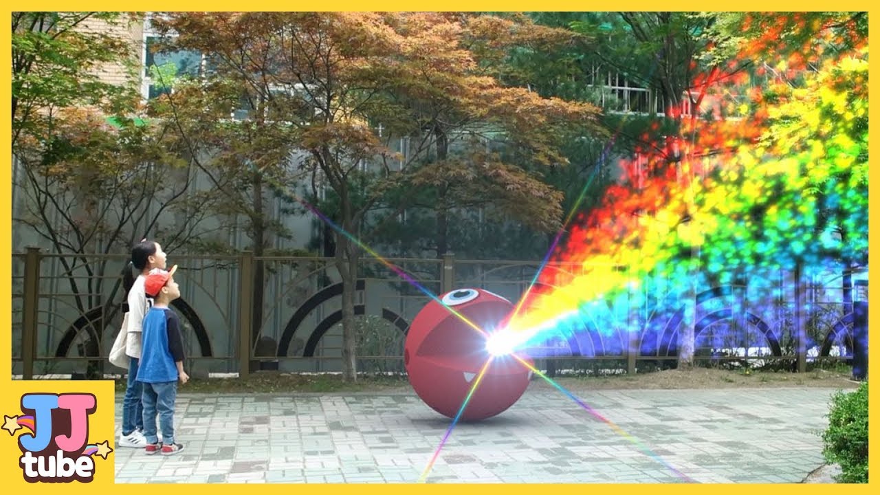 하늘에서 떨어진 몬스터볼과 친구가 되고 싶어요. 장난감 상황극 놀이Become friends with Monsterball from sky  [제이제이 튜브-JJ tube]