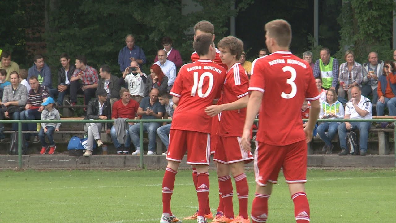 FC Bayern München vs. FC Wacker München 15:0 - Lucas Scholl und Gianluca Gaudino trumpfen auf
