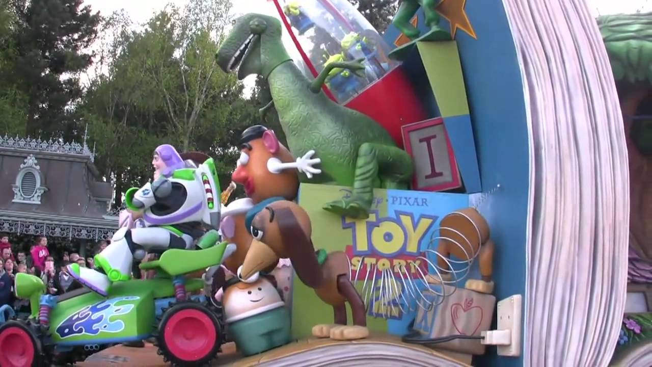 Magic Everywhere Disneyland Parade Show (HD)
