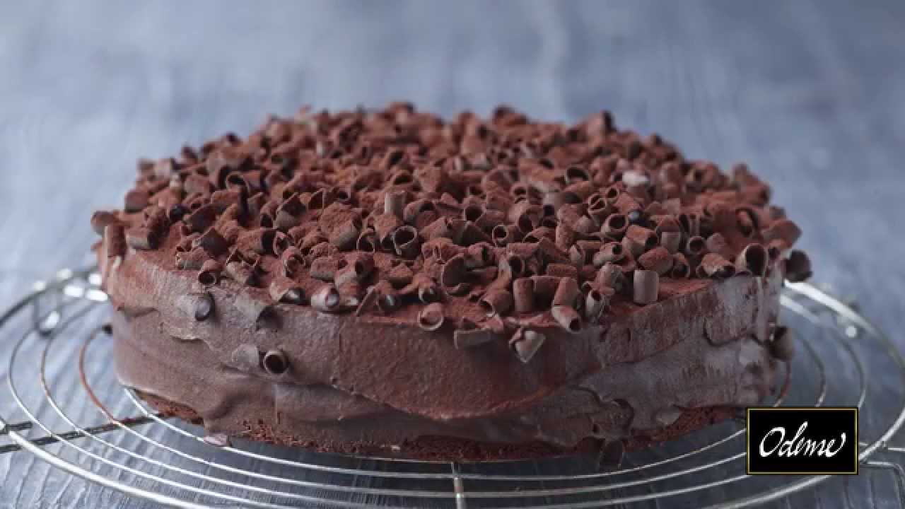 Sådan laver du chokoladekage med marcipan – Konditorens favorit