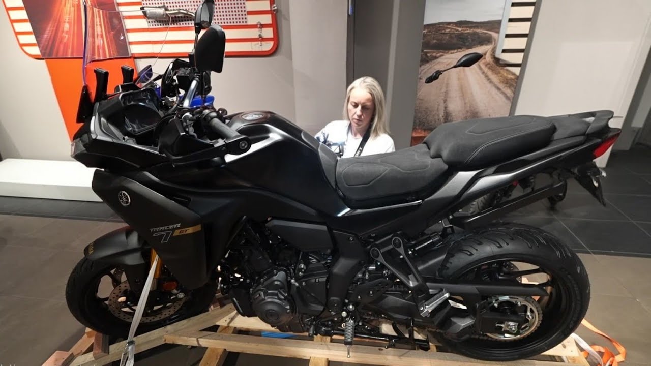 unboxing YAMAHA TRACER 7GT 2025