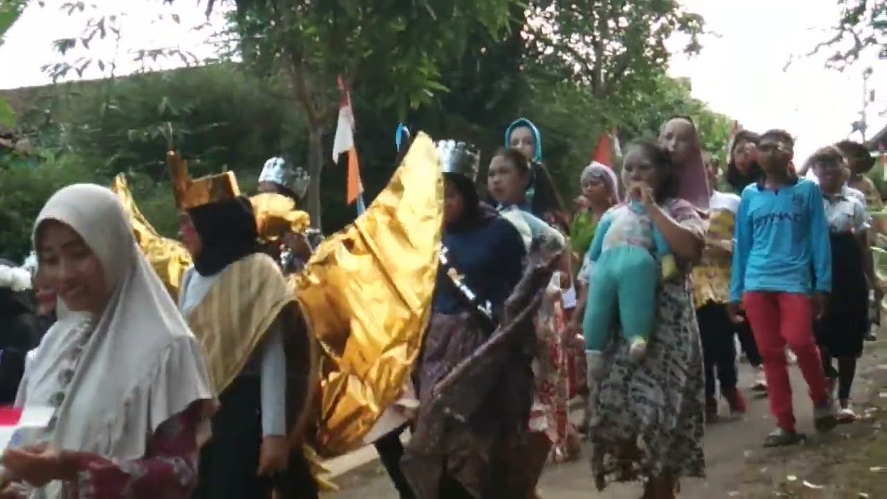 Arak arakan di meriahkan anak &ibu 