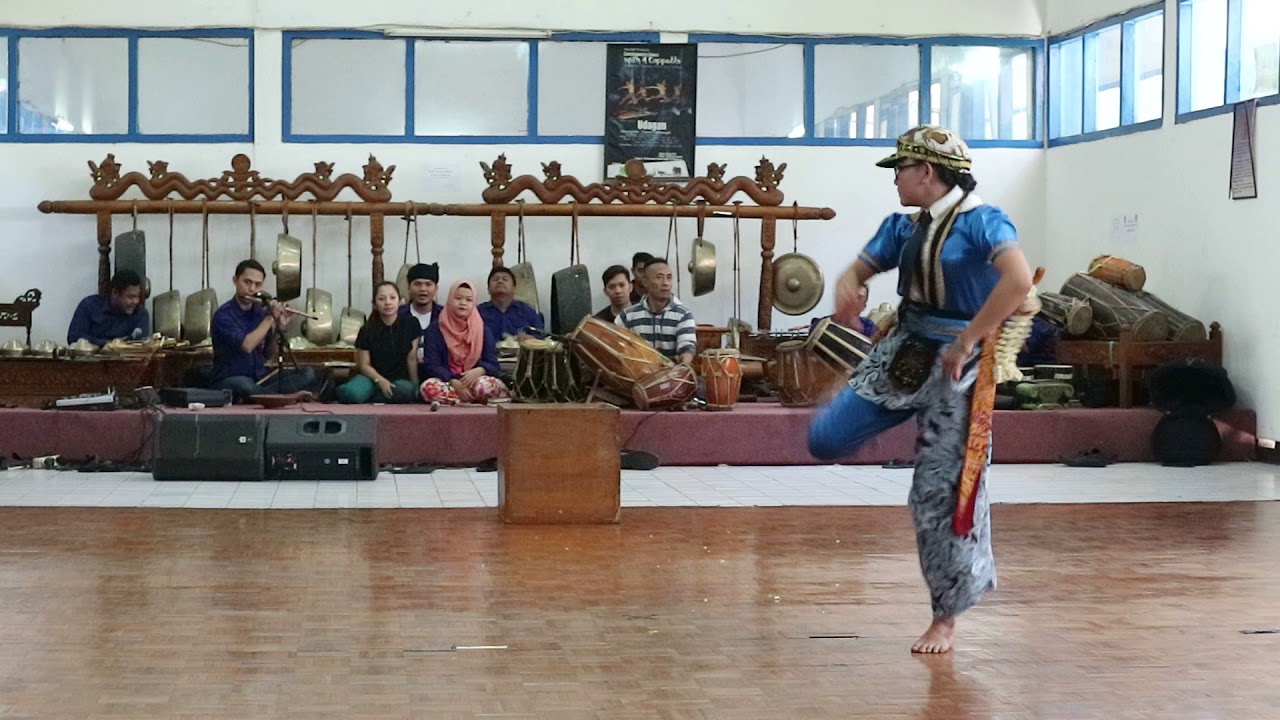 Tari Topeng Tumenggung Cirebon Gaya Slangit 