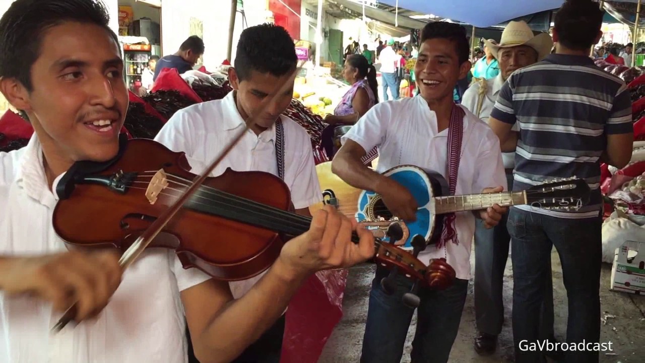 Huapangueando con el Trío Suspiro Huasteco