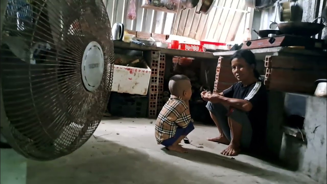 Mẹ con CUBEO vui bên bà ngoại 