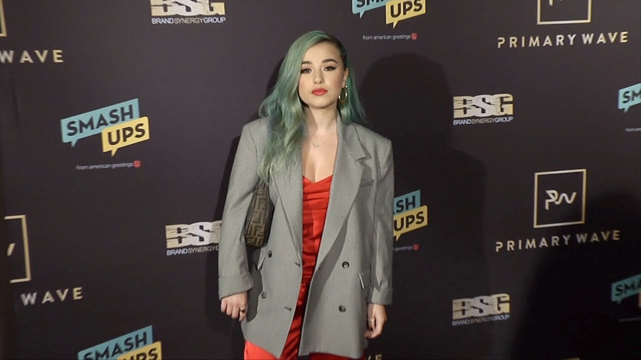 EZI 2019 Primary Wave Grammy Party Red Carpet