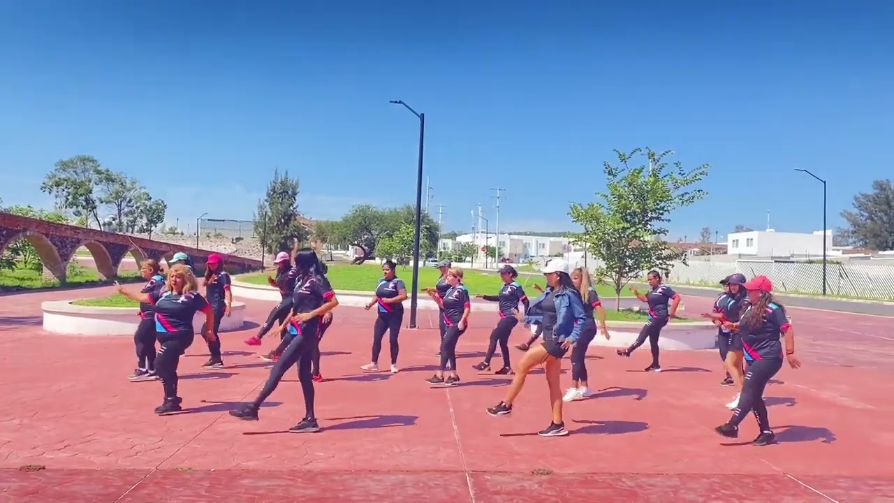 Tus ojos mexicanos lindos/@juangabriel4391  baila con nosotros!