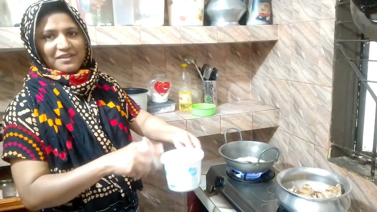 একা হাতে আজ কাদের জন্য এত আয়োজন করলাম