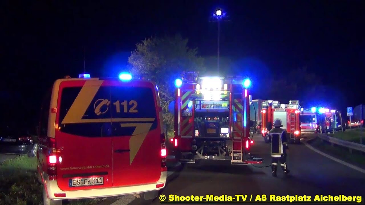 [E] - Tödlicher Unfall auf dem Rastplatz Aichelberg | PKW UNTER LKW-AUFLIEGER | Feuerwehr im Einsatz